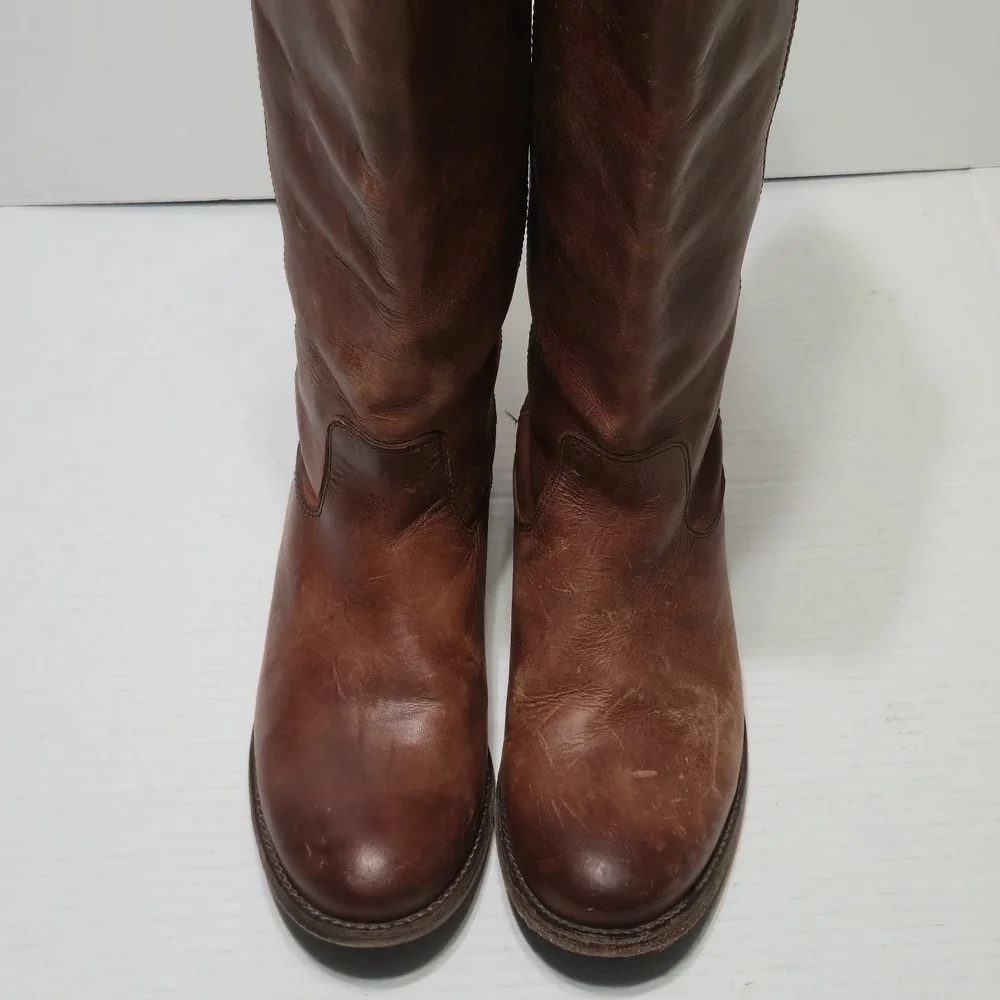 Frye has lot